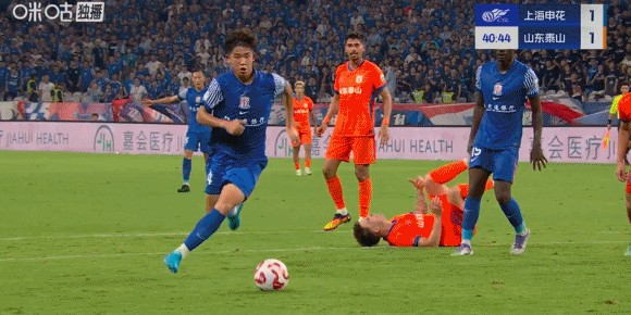 开云体育官网-中超半场：汪海健角球破门，卡扎伊双响，申花暂2-2泰山