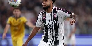 开云体育app-米体：尤文想用麦肯尼换罗马的克里斯坦特，罗马想用佩莱格里尼换