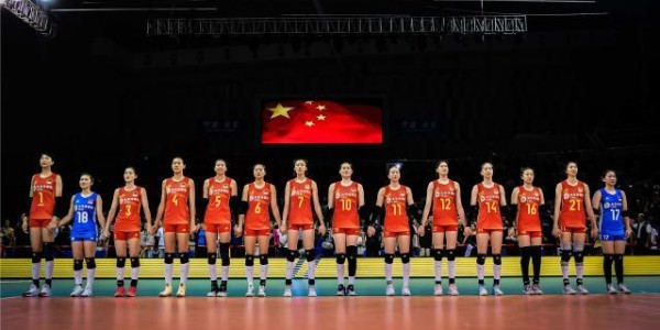 开云体育-中国女排负多米尼加，惨遭三连败无缘巴黎直通