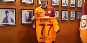 开云体育app-阿斯：莫拉塔决定下赛季留在加拉塔萨雷 球迷请愿还想留奥斯梅恩