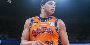 开云体育app-停赛2场+罚款5万！洛夫顿的处罚你认为是轻了还是重了？