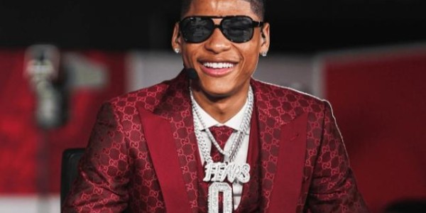 开云体育官网-他的名字和号码加起来，就是无畏