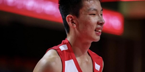 大喜讯！84-69：中国男篮又赢了，进4强+锁定世青赛门票，太稳了