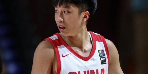 大喜讯！84-69：中国男篮又赢了，进4强+锁定世青赛门票，太稳了