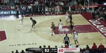 开云体育官网-他的名字和号码加起来，就是无畏